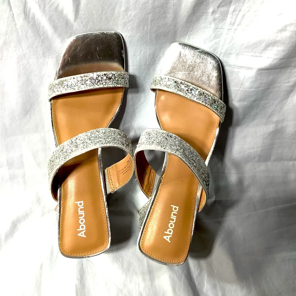 Abound Dressy glitter 🌟slip on sandals NEW🌟🌟 - Image 2
