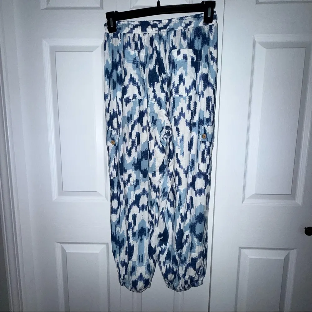 Christian Siriano Blue and White Patterned Joggers. Size L Beachy Linen Rayon Size L - Image 2