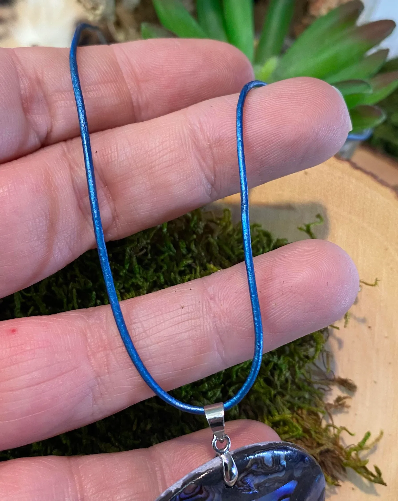 Natural abalone pendant on blue premium quality leather Multiple - Image 5