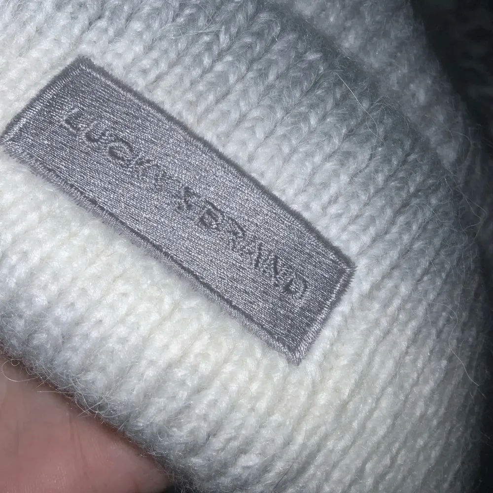 Lucky Brand NWT Gray & White Wool Polyester Blend Cuffed Ribbed Beanie OS - Image 3