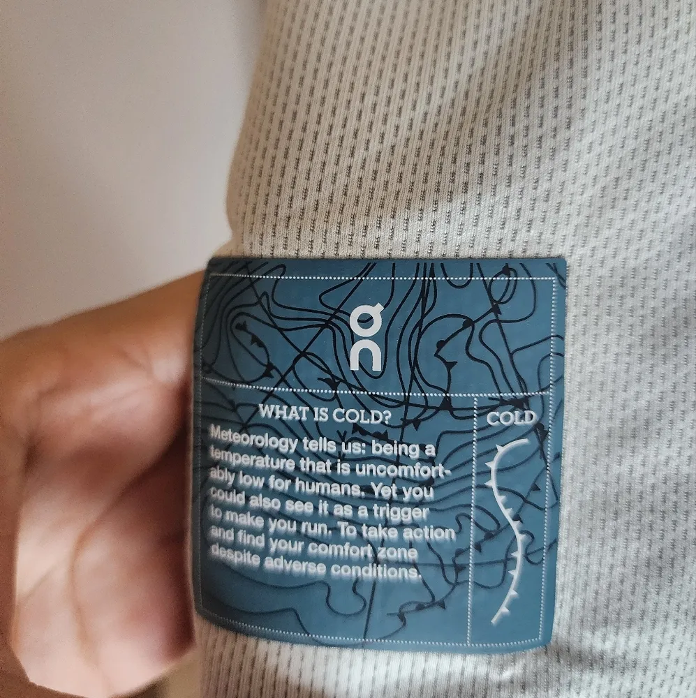 On running on cloud clima shirt size large Gray - Image 4