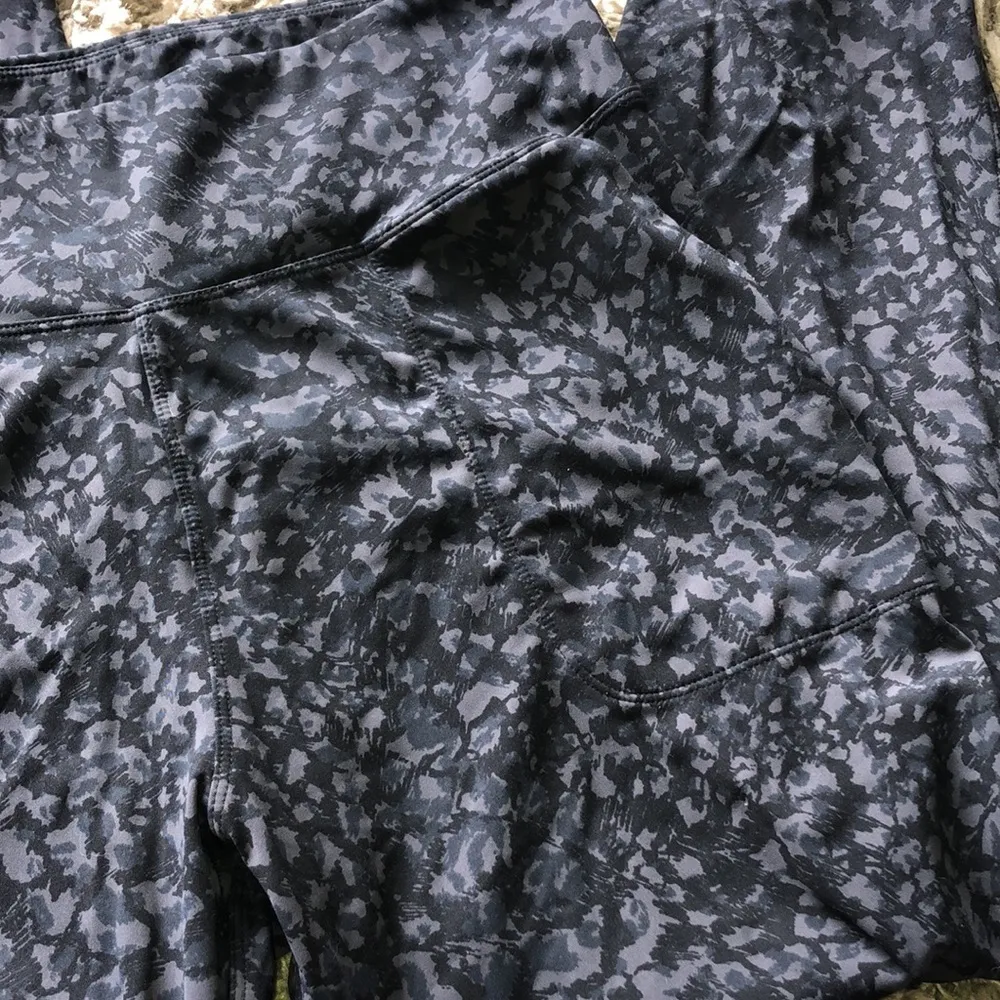 Black Camo/leopard print joggers size large yoga workout gym comfy pants pockets - Image 3