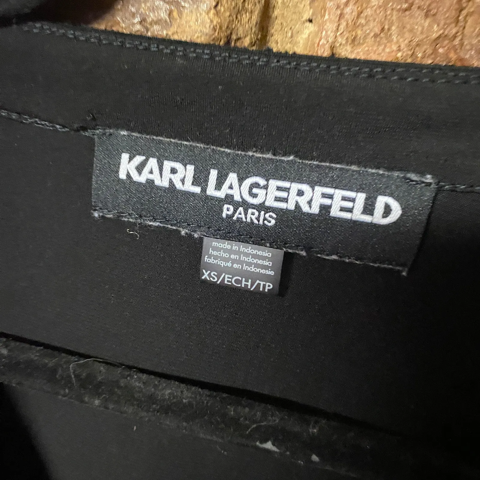 Karl Lagerfeld Black Lace Long Bell Sleeve Blouse Women's Size XS - Image 4