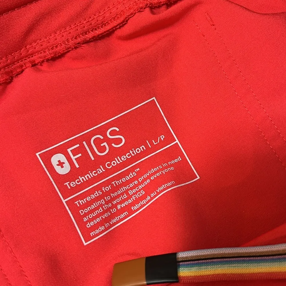 FIGS Technical Collection Zamora Jogger Scrub Pants L/P
Gently used see pics - Image 7