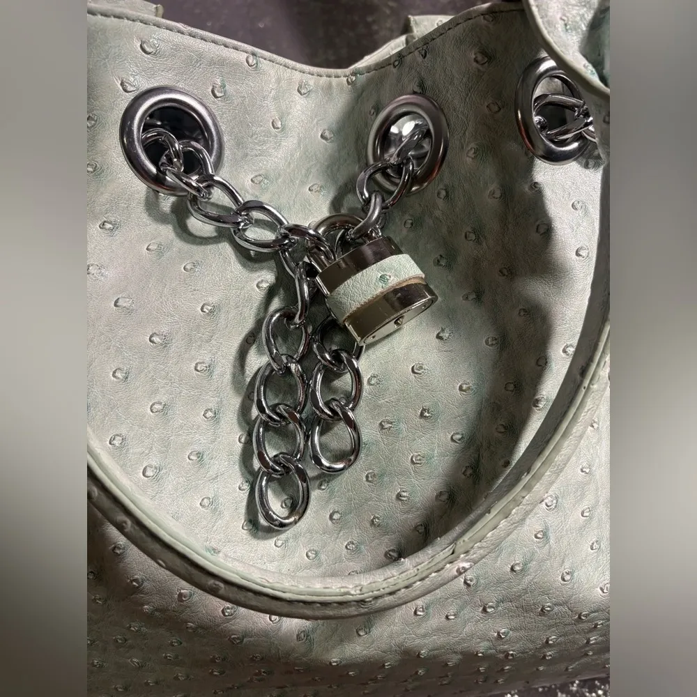 Urban Moxy Tote Bag with Chain Detail Green - Image 2