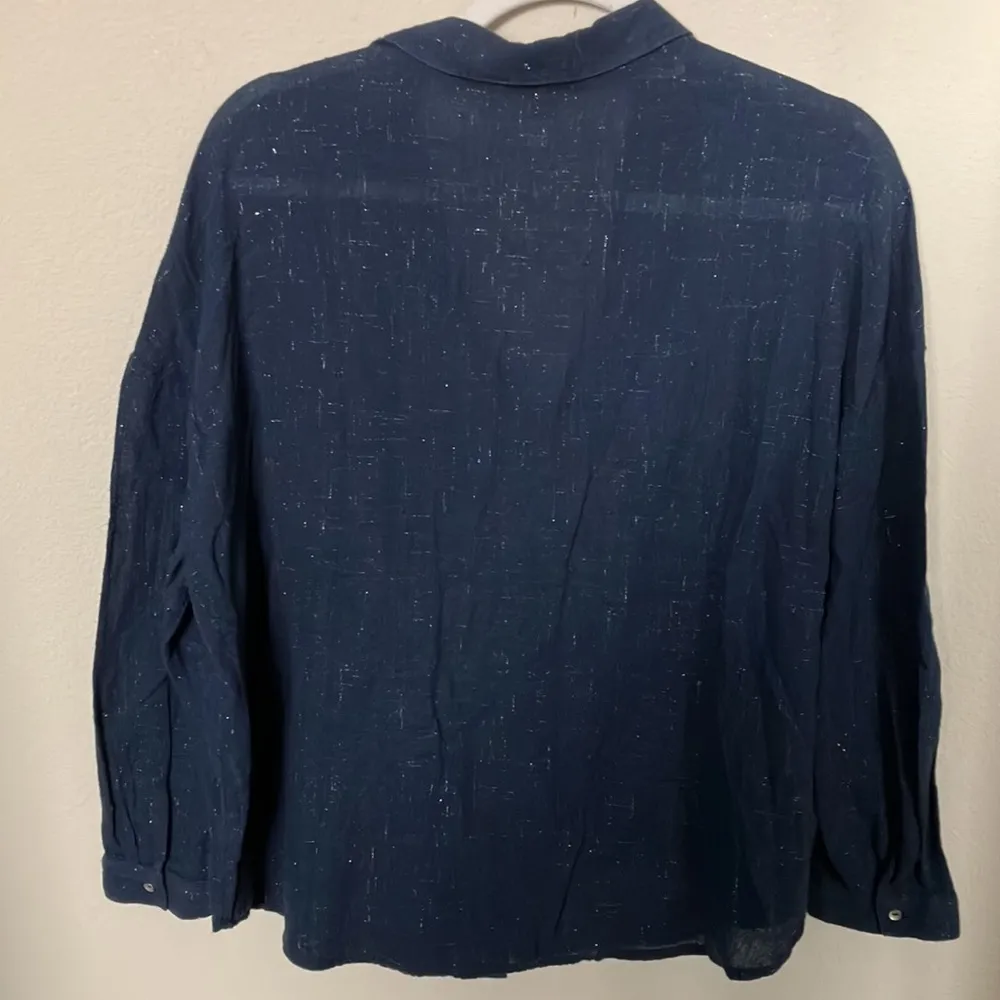 Lucky Brand button down shirt with metallic running thru shy - Image 7