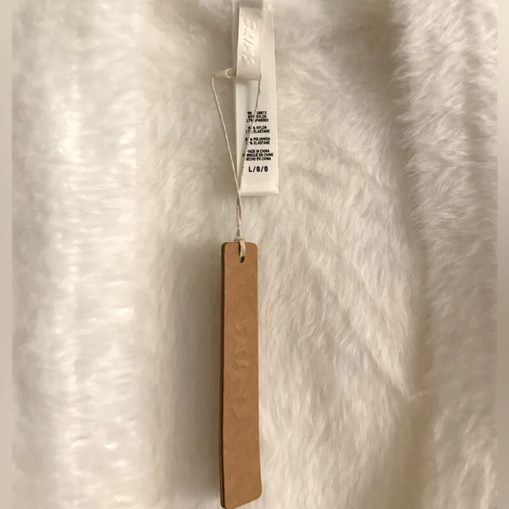 NWT SKIMS Women’s White Fuzzy Knits Tie Front Crop Top Size Large - Image 9