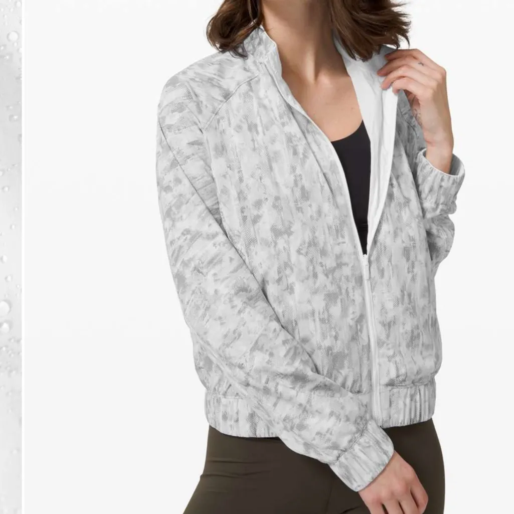 Lululemon Bombs Away Jacket White City Breeze White Multi zip front - Image 2