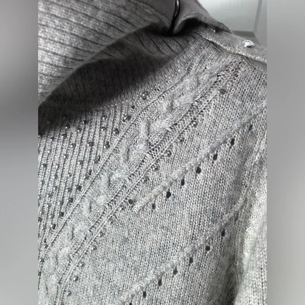 White House Black Market Cable Knit Pullover Sweater Beading  Sz L buttons neck - Image 5