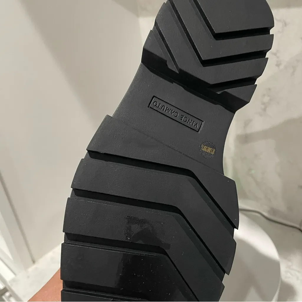 New! Vince Camuto Neframes Leather Bootie Olive Green Lug‎ Sole Sz 8.5 $189 - Image 4