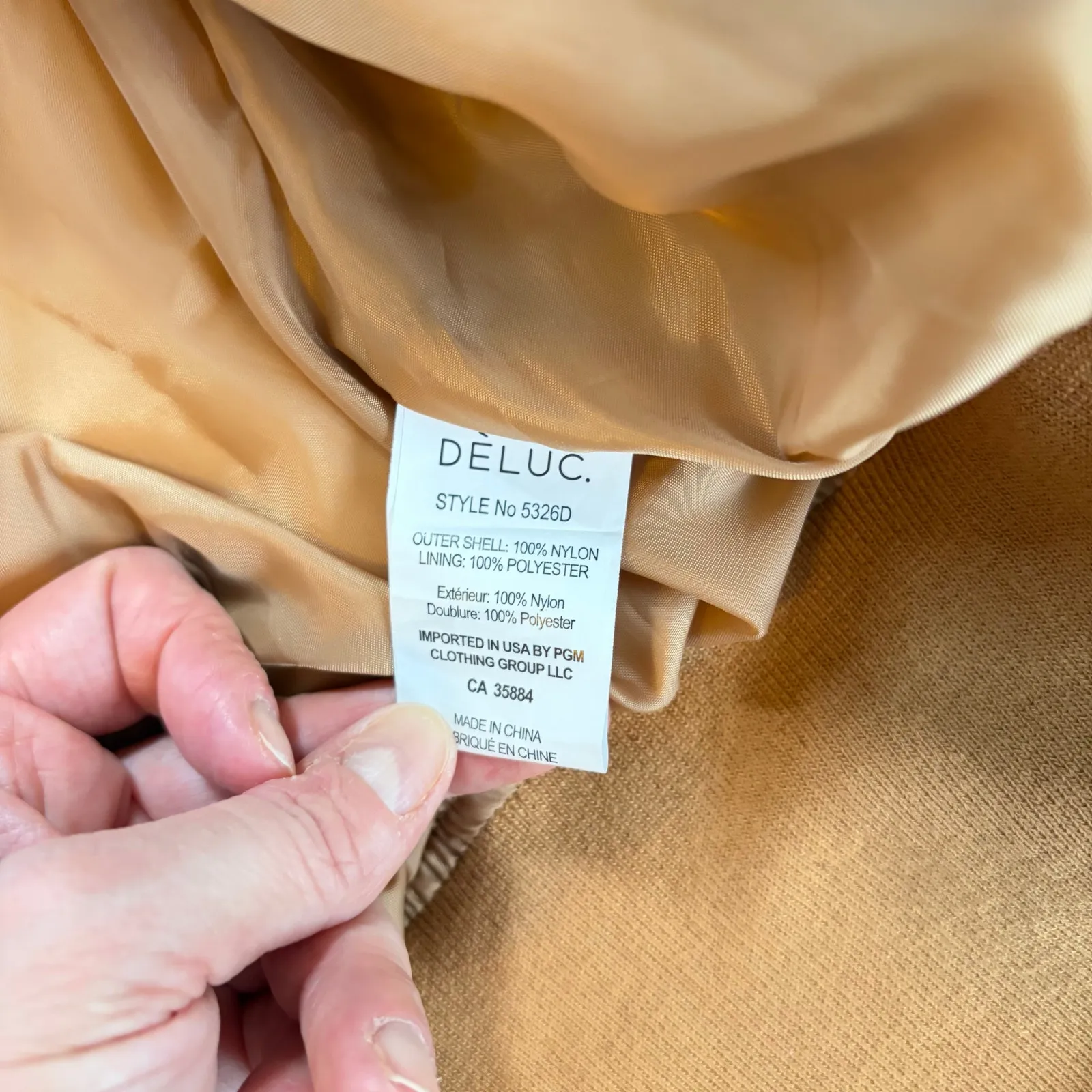 Deluc womens short puffer coat. Sweatshirt hood, gold zip. Quiet luxury. Size L Tan Size L - Image 3