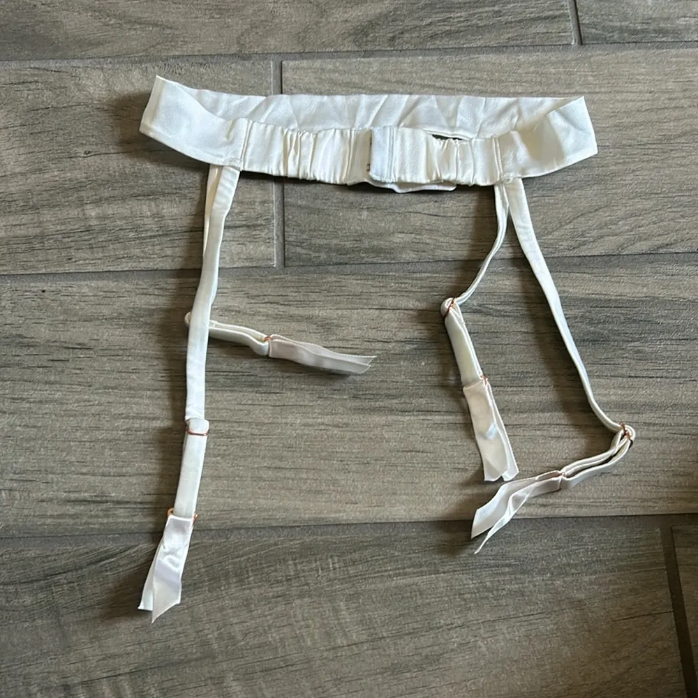 Myla garter belt White - Image 4