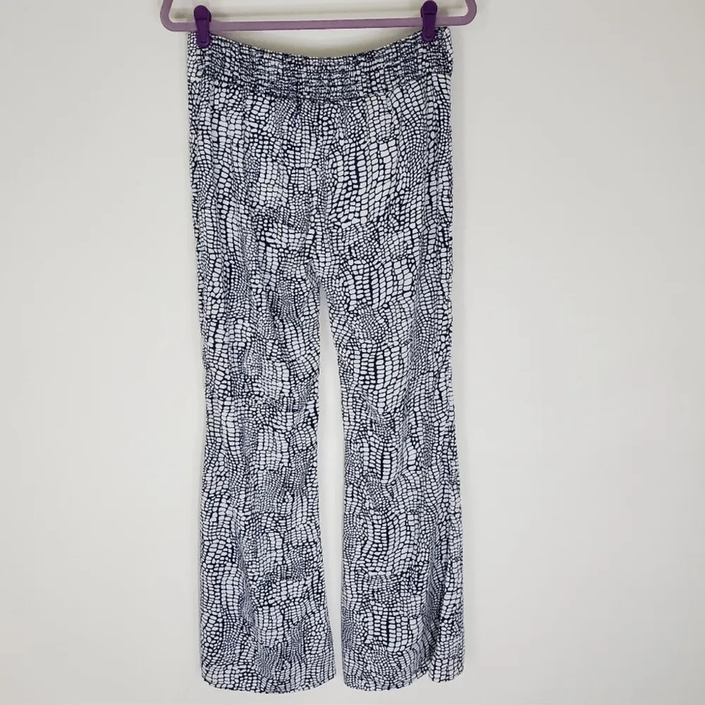 Eight Sixty Wide Flare Blue & White Bellbottom Pants New with Tags - Image 3
