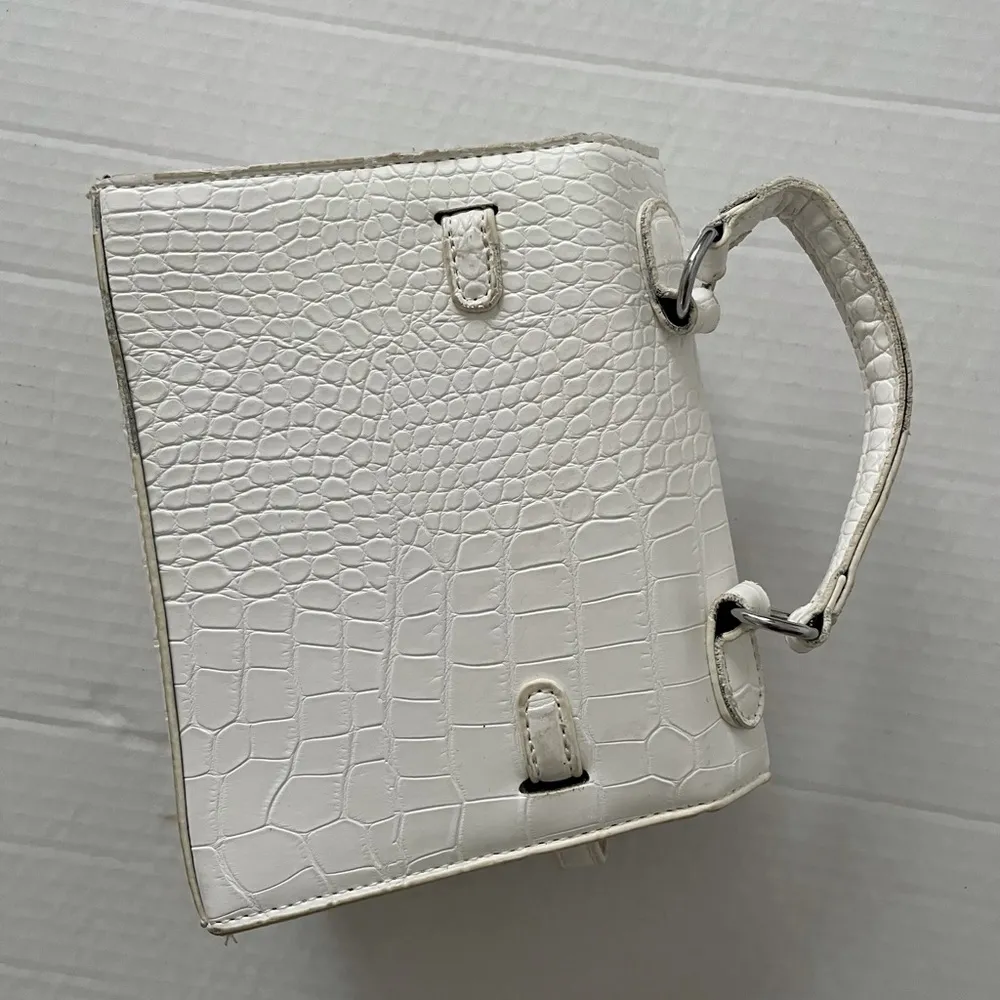 Satchel Bag White - Image 11