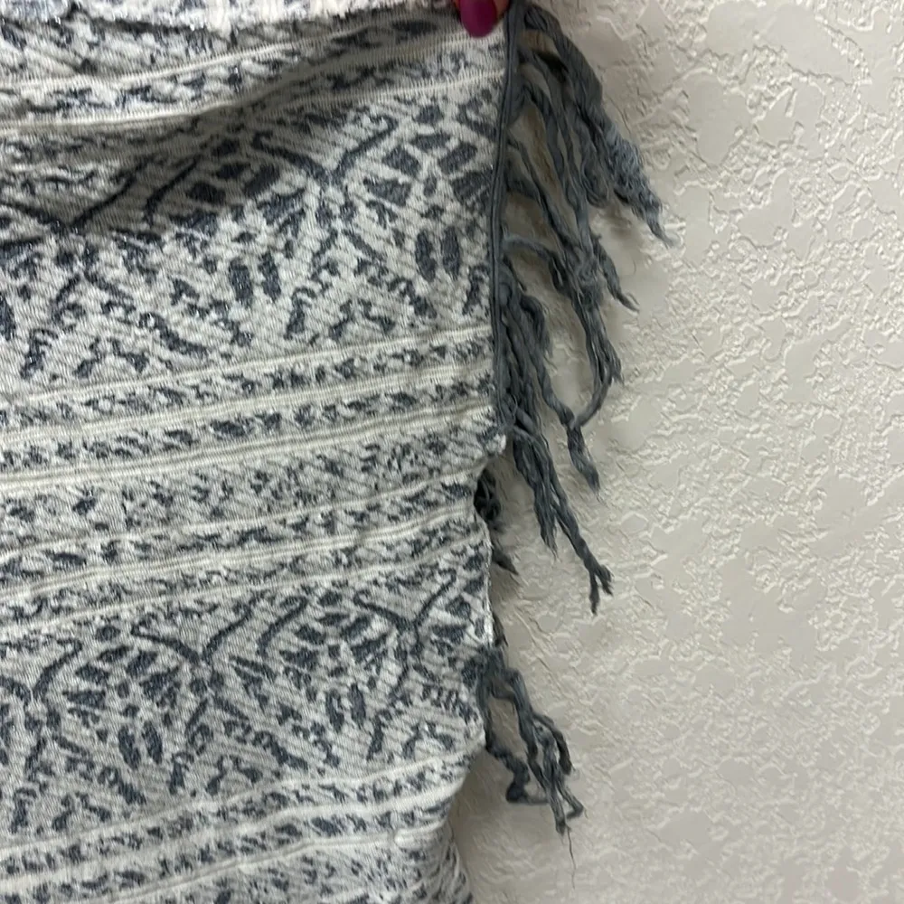 Free People Gray Shimmer Fringe Kimono XS - Image 4