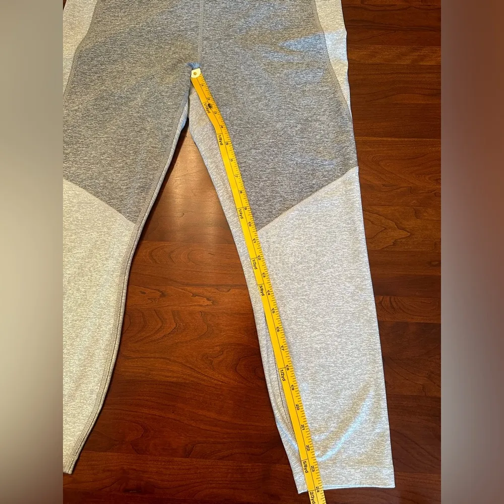 OUTDOOR VOICES Dove Grey Ash 3/4 Leggings Women’s Size Large - Image 10