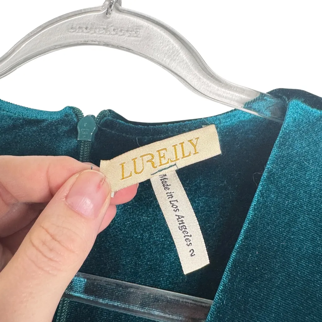 Lurelly Parisienne Velvet Floor Length Gown with Slit‎ Long Sleeve Formal Size 2 - Image 9