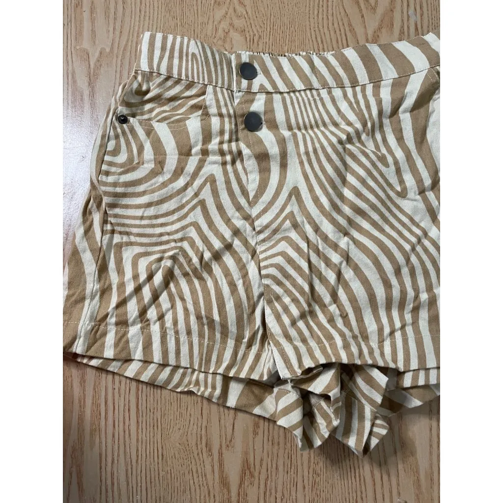 New Women’s Japna Animal Print Shorts Cotton Tan Khaki Beige size Medium - Image 2