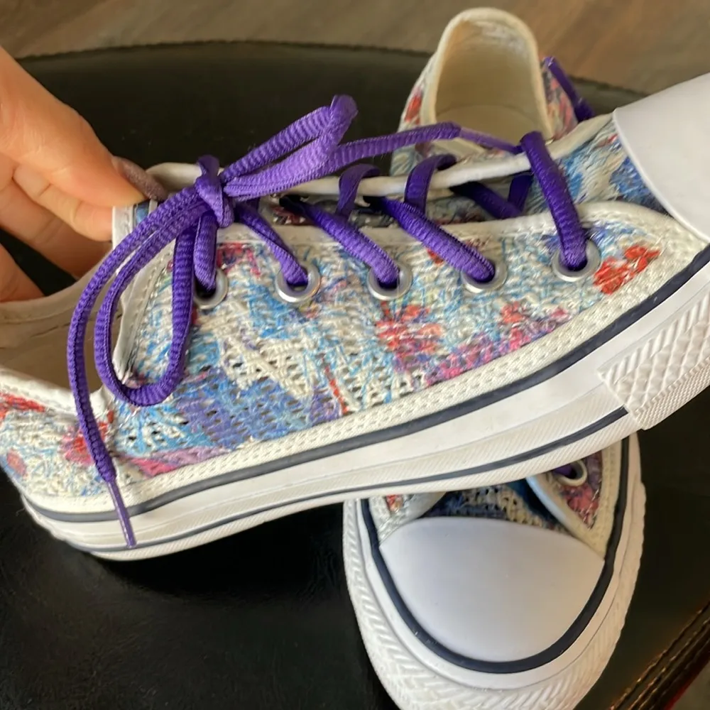 Converse Low Tops Womens Sz 6 All Star Chucks Floral Mesh - Image 4