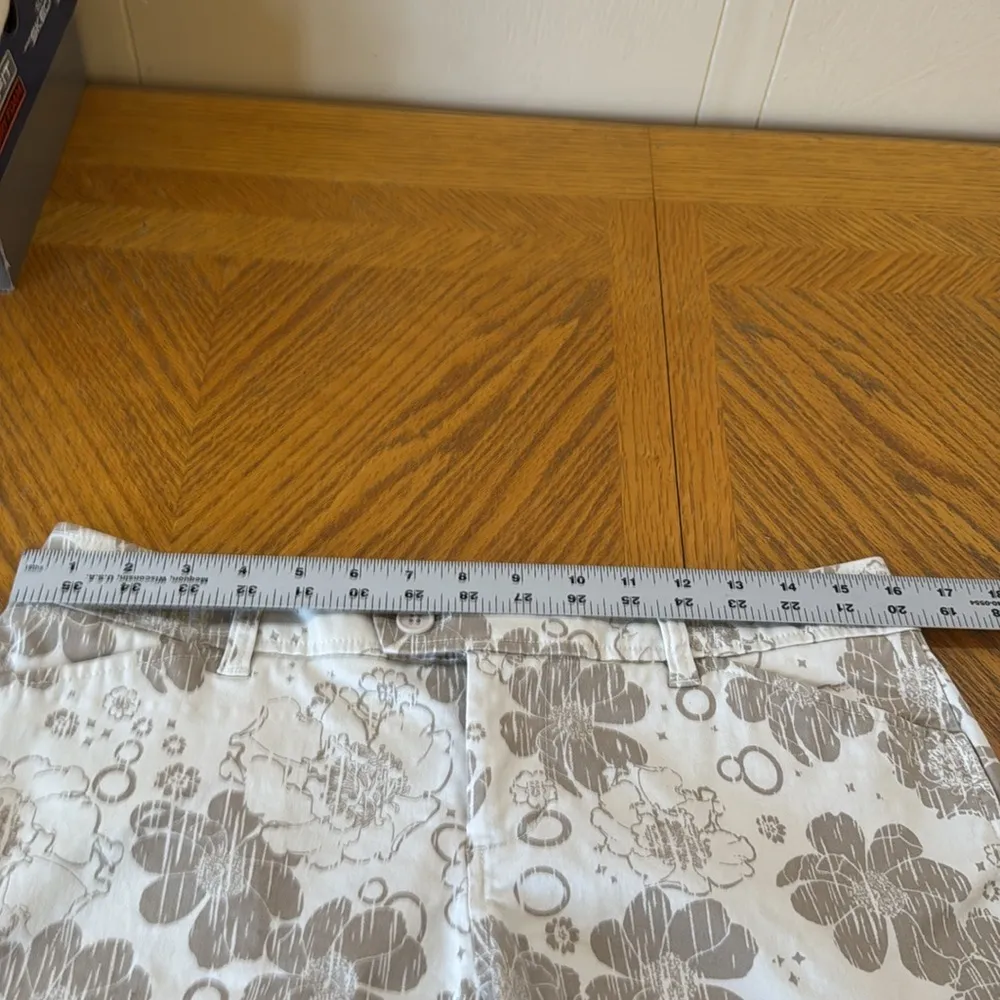 Sonoma petite size 8 shorts - Image 5