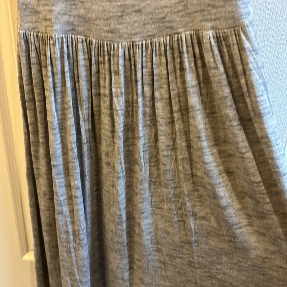 GAP BRAND GRAY HEATHERED TANK DRESS GATHERS AT WAIST GREAT SUMMER POP OVER DRESS - Image 2