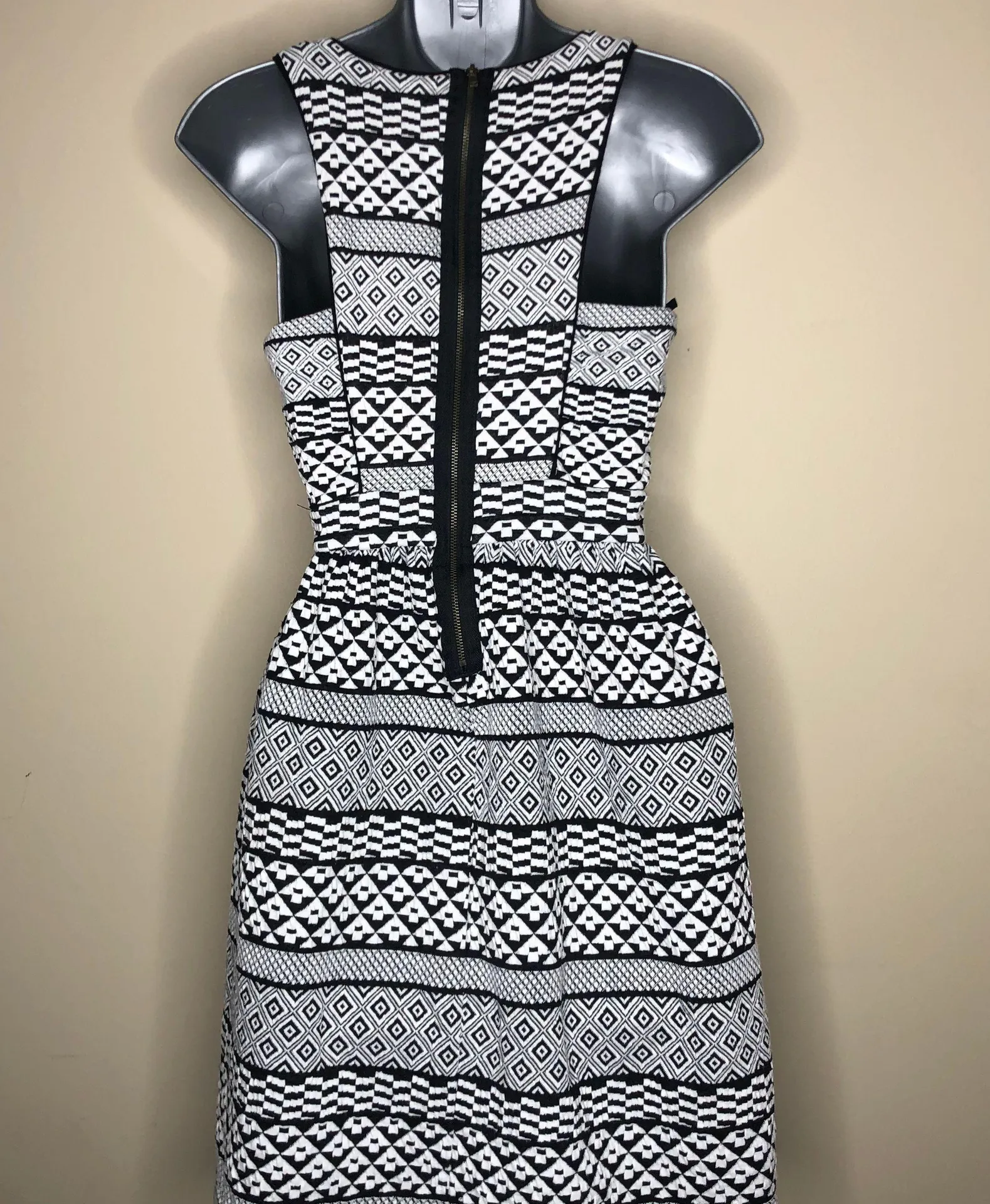 Monteau Black and White Dress SMALL - Image 4