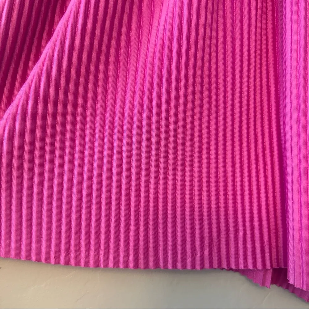 Joie magenta pink flowy accordion pleat ribbed dress shorts size medium - Image 7