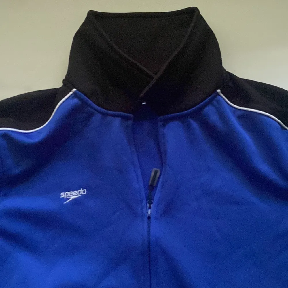 Speedo NWT  blue black collar zip fleece lined jacket, size medium - Image 2