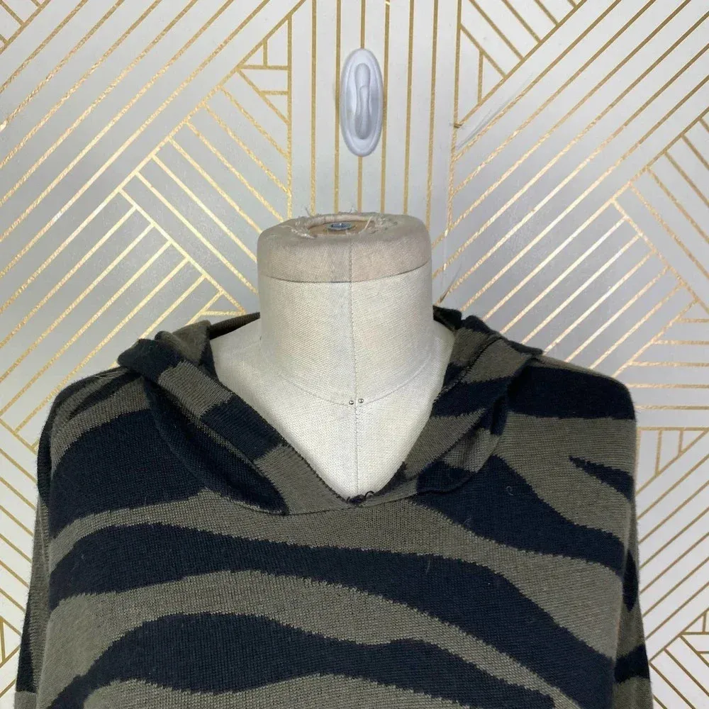 Anthropologie Kasia Hoodie Sweater Zebra Stripe Knit Acrylic Green Black Size XS - Image 3