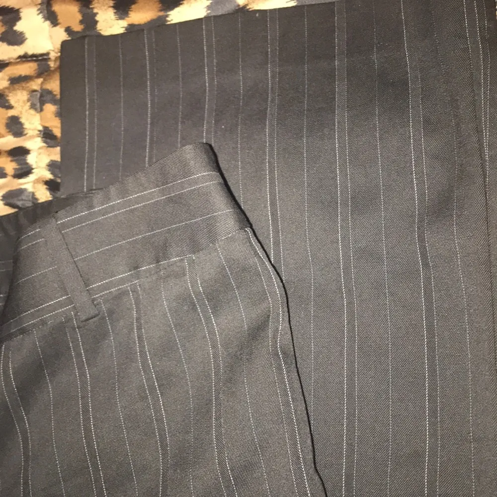 Ann Taylor  pants 8 inside torn liner - Image 4