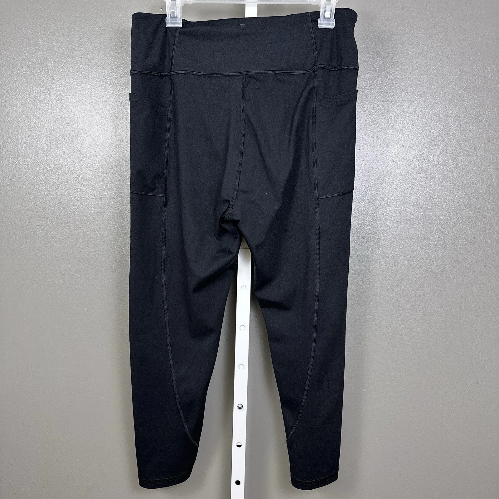 Victoria’s Secret On Point Flow Leggings Size 16 Black Pants Skinny Ankle Pocket - Image 4