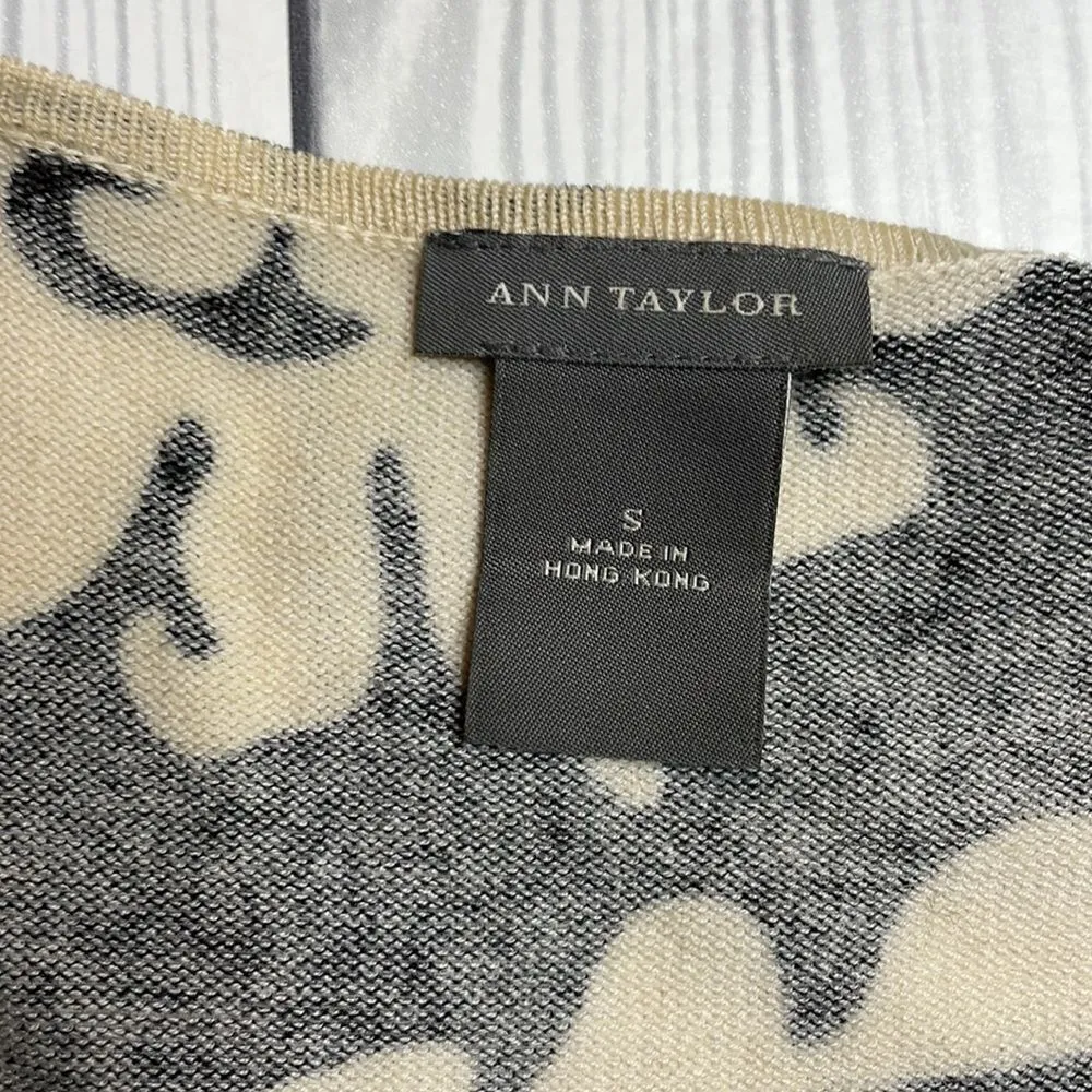 Y2K vintage Ann Taylor Floral Surplus sweater Tank Size Small - Image 2