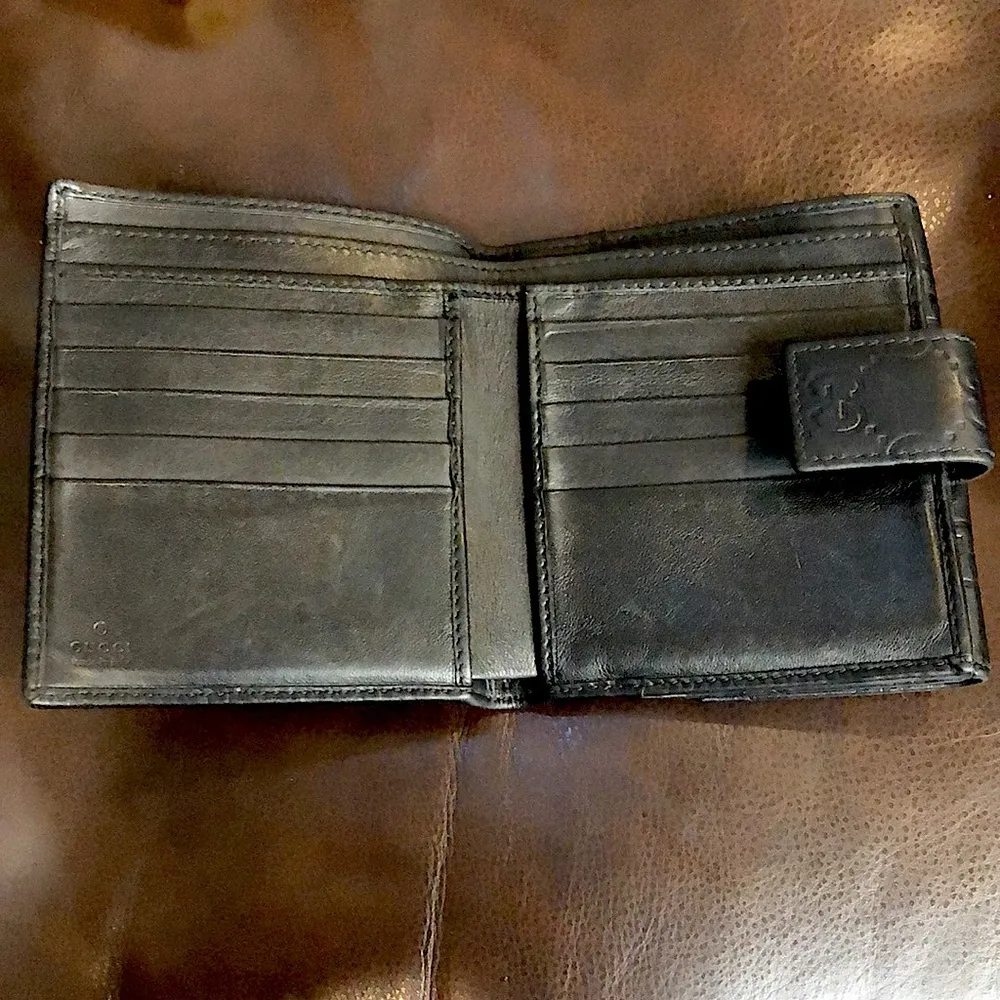 GUCCI Black Lambskin GG Guccismo Bifold Wallet With Billfold Coin Section - Image 5
