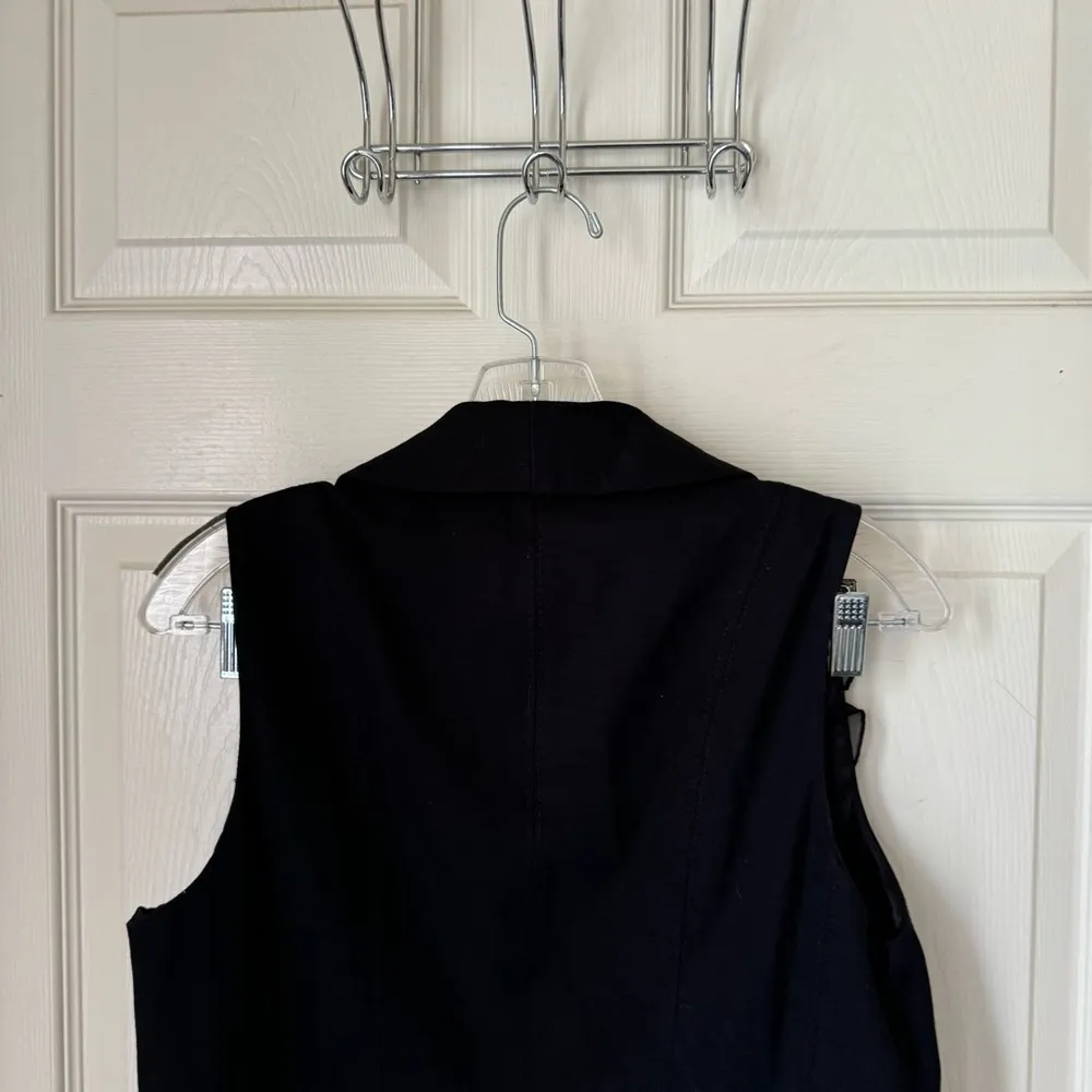 Vintage Cache Black Open Front Vest With Silk Ruffle Lined Size 8 - Image 4