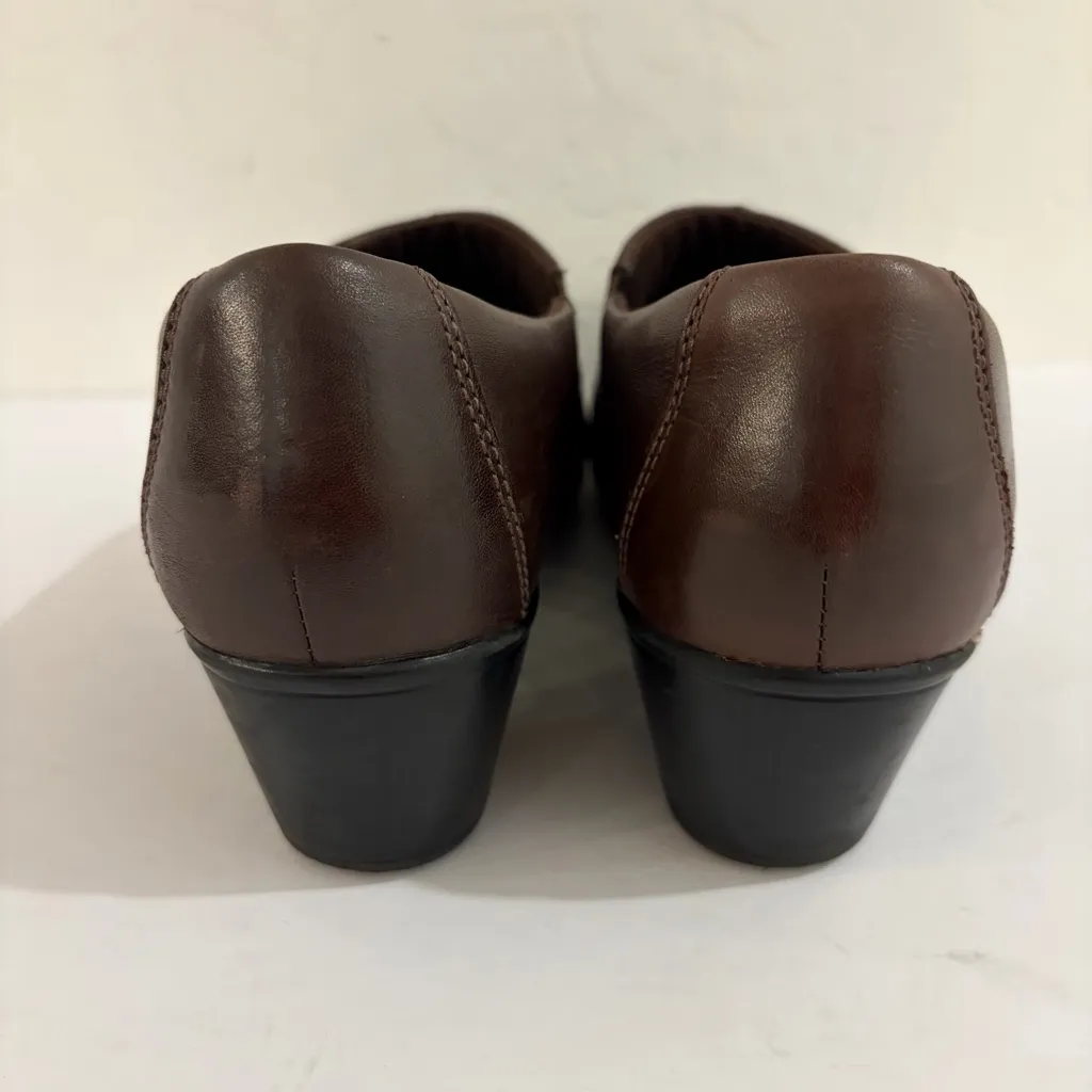 Clarks Collection Channing Essa Brown Leather Slip On Heel Loafer Size 8.5M - Image 6