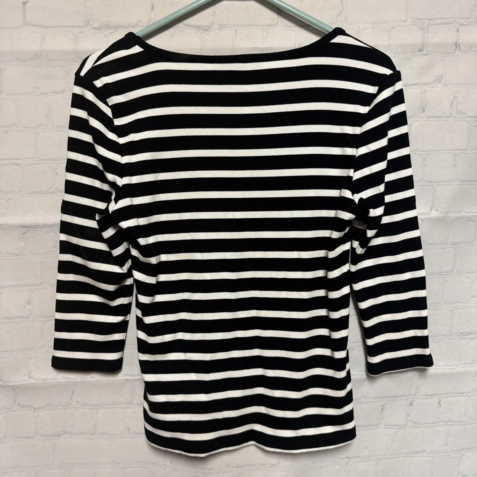 Tahari Women's Black white stripe 3/4 Sleeve Sweater Blouse Pullover Knit medium - Image 4