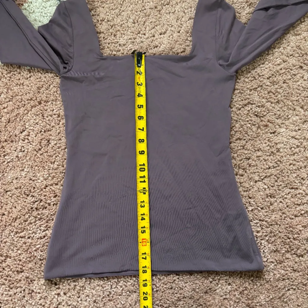 Aritzia Babaton Original Contour Squareneck Longsleeve Crop Top Women’s Size L - Image 10