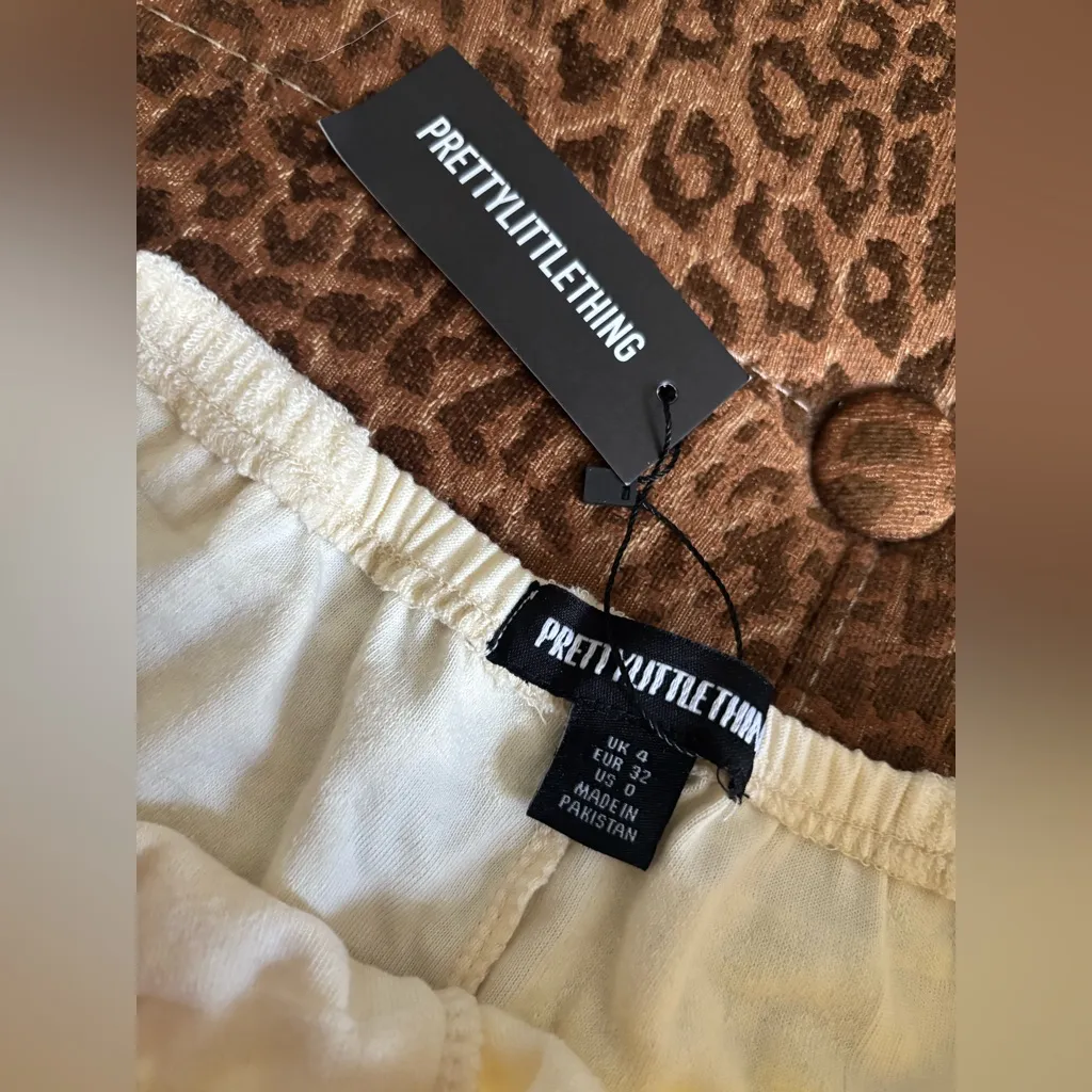 PrettyLittleThing Yellow Shorts - Image 3