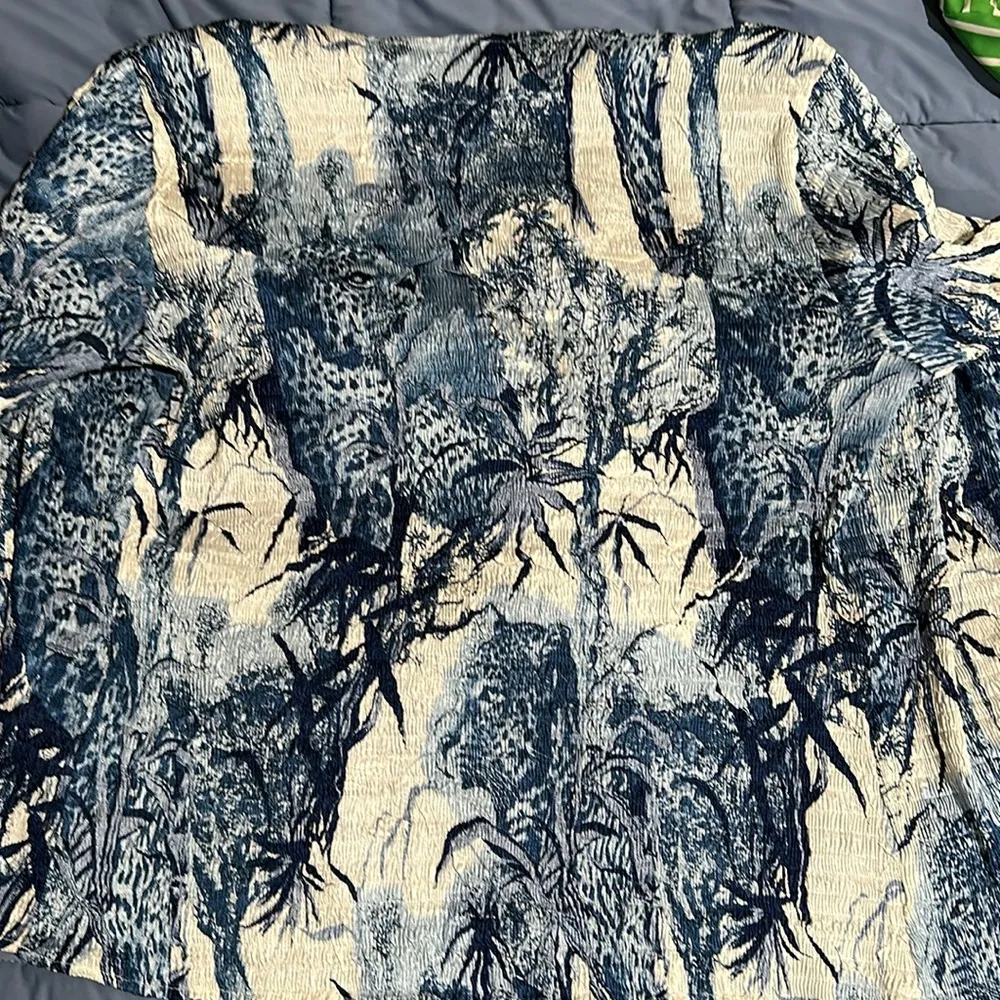 GUC Alberto Makali size large safari print 2 piece crinkle top - Image 9