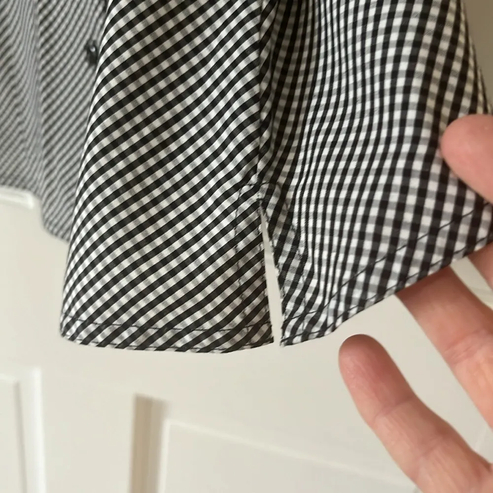 Super Cute Black and White Sleeveless Size L - Image 5