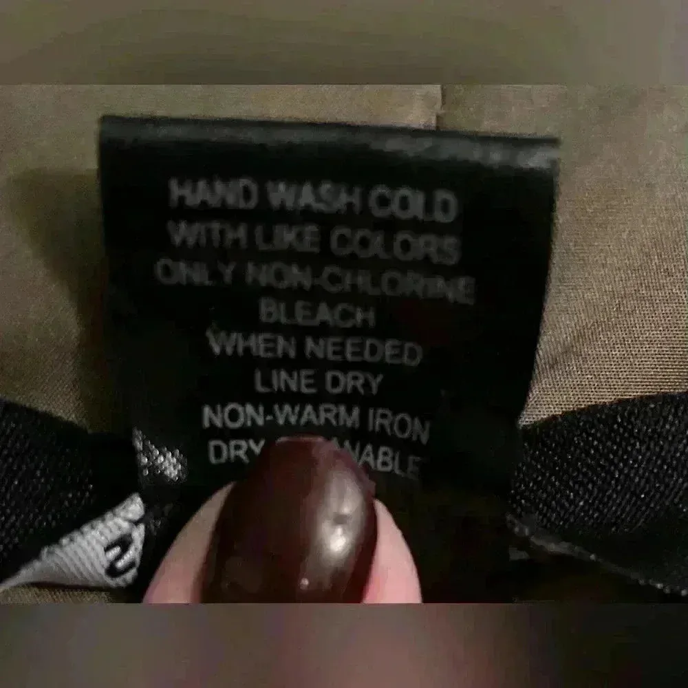 Eric Signature lined, army green, full zip jacket with sequined sleeves; size M Green Size M - Image 10