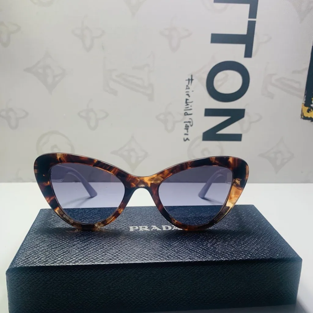 New Prada SPR 13Y 07R081 Tortoise Shell Cat-Eye Sunglasses Authentic - Image 3