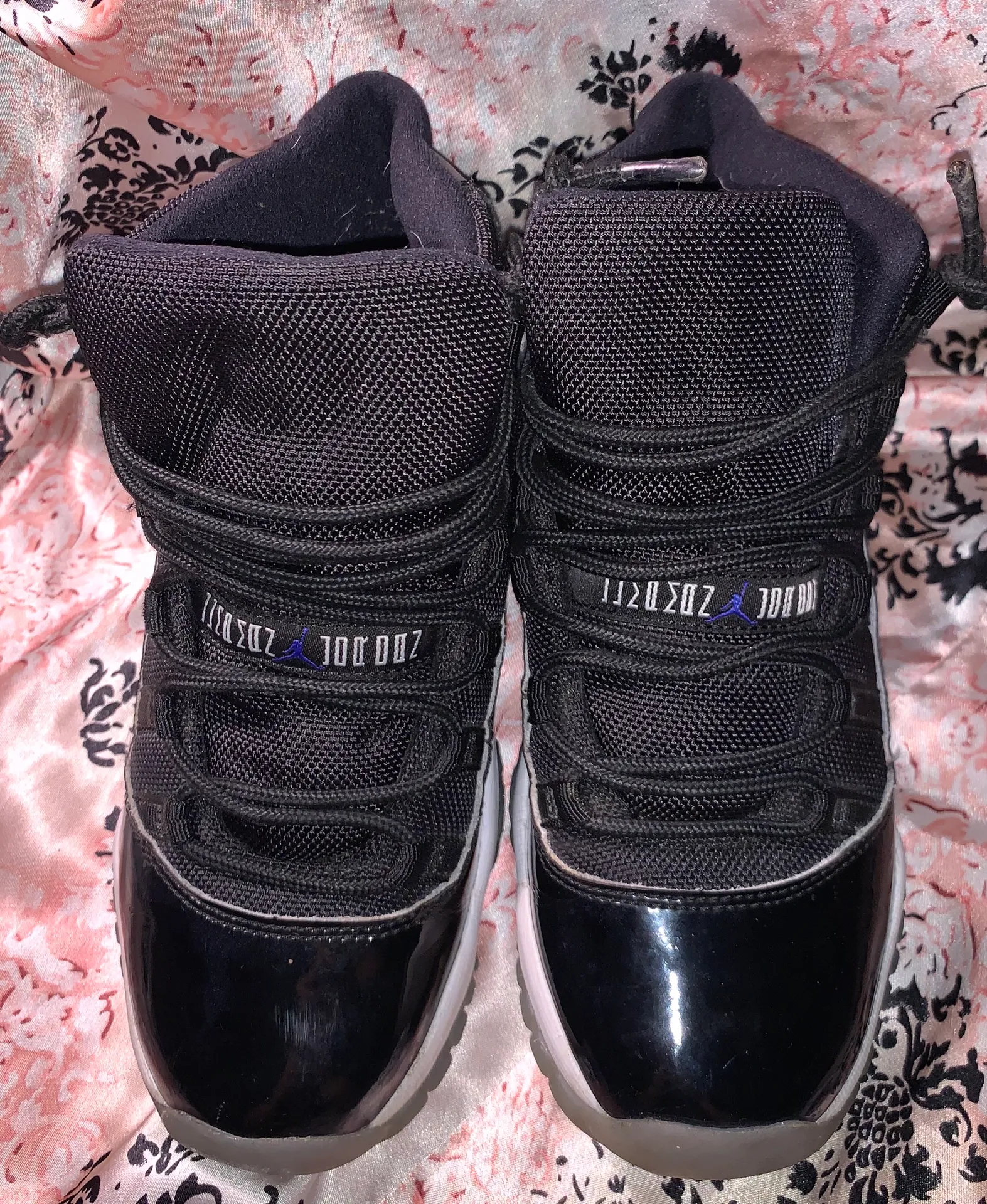 Jordan 11s space jams - Image 3