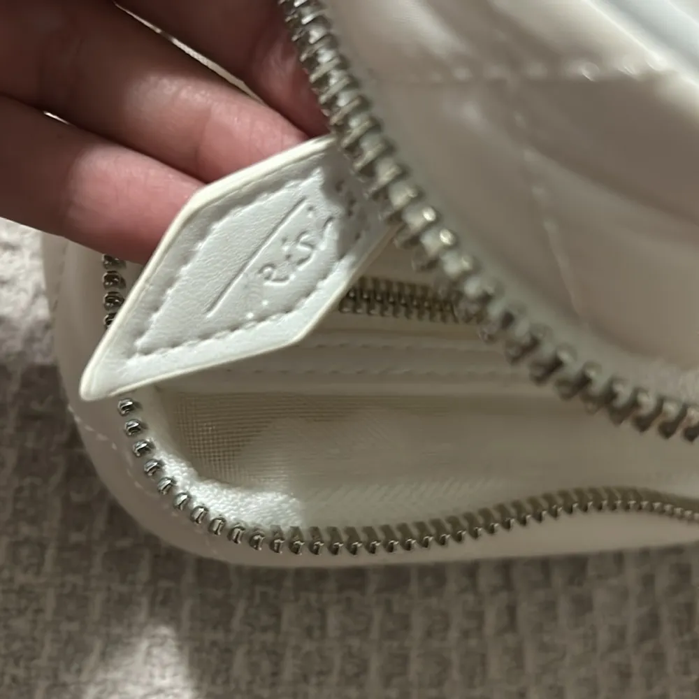 Trish Mcevoy makeup bag - Image 8