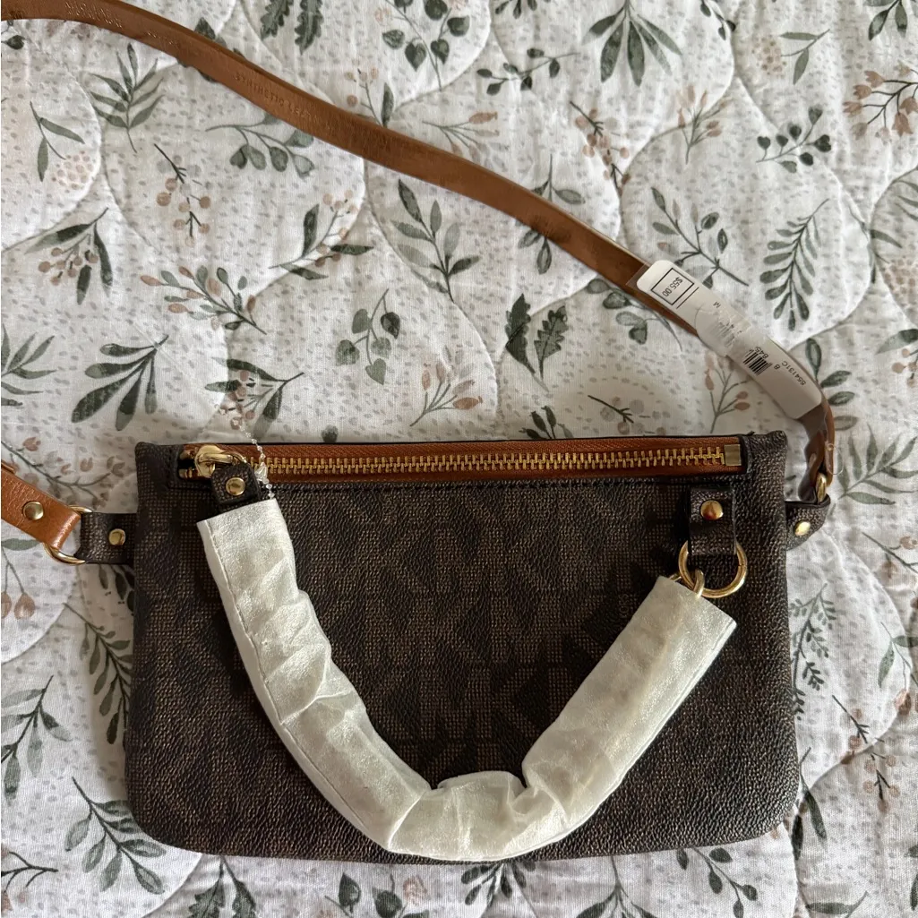 Michael Kors NWT  Monogram Logo Belt Bag - Image 3