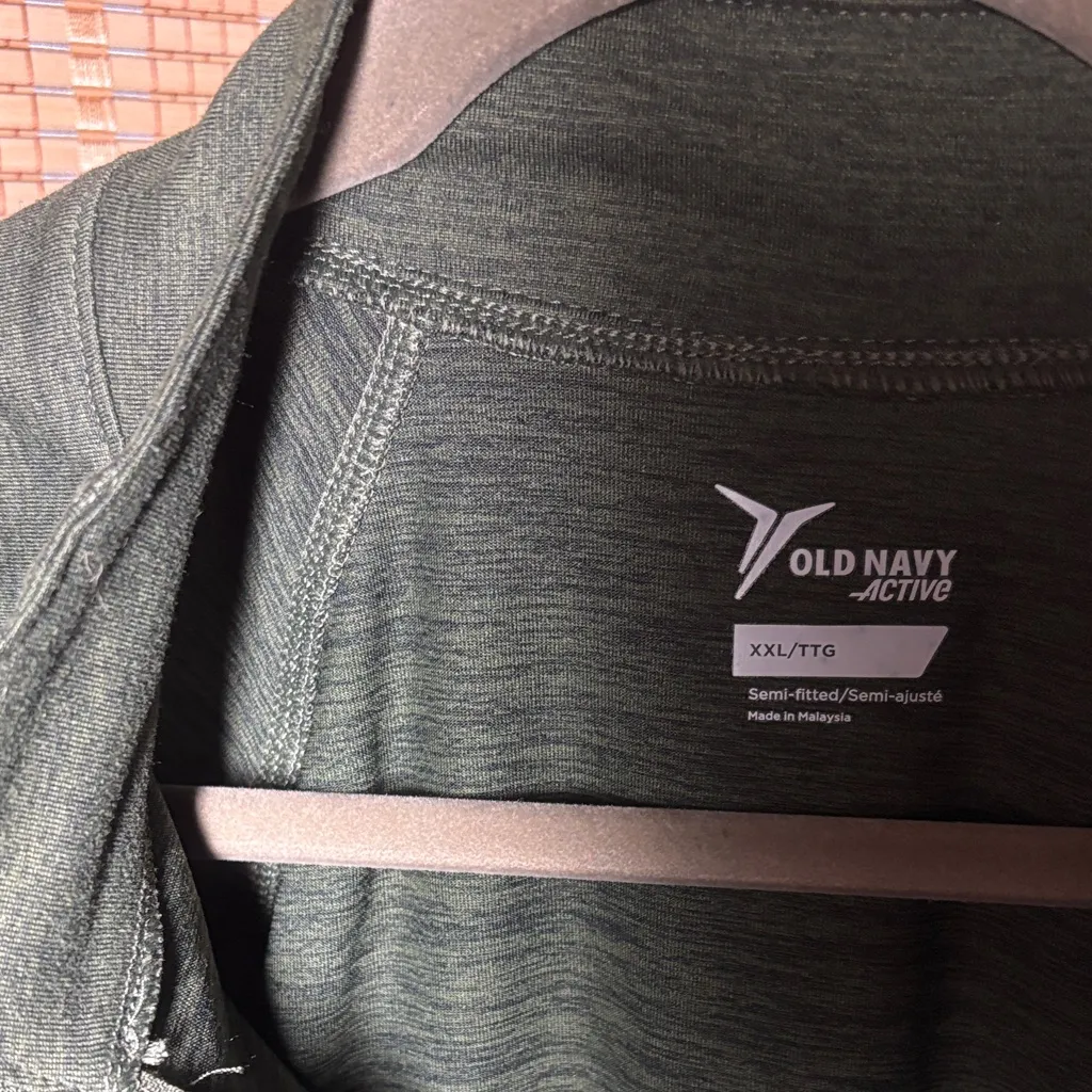 Old Navy Women's Heather Green Quarter Zip Quick Dri Top - Image 4