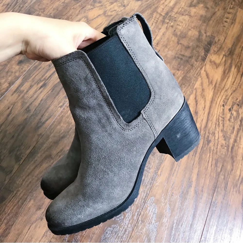 Sam Edelman • Hanley Suede Chelsea Boot grey leather ankle block heeled - Image 7