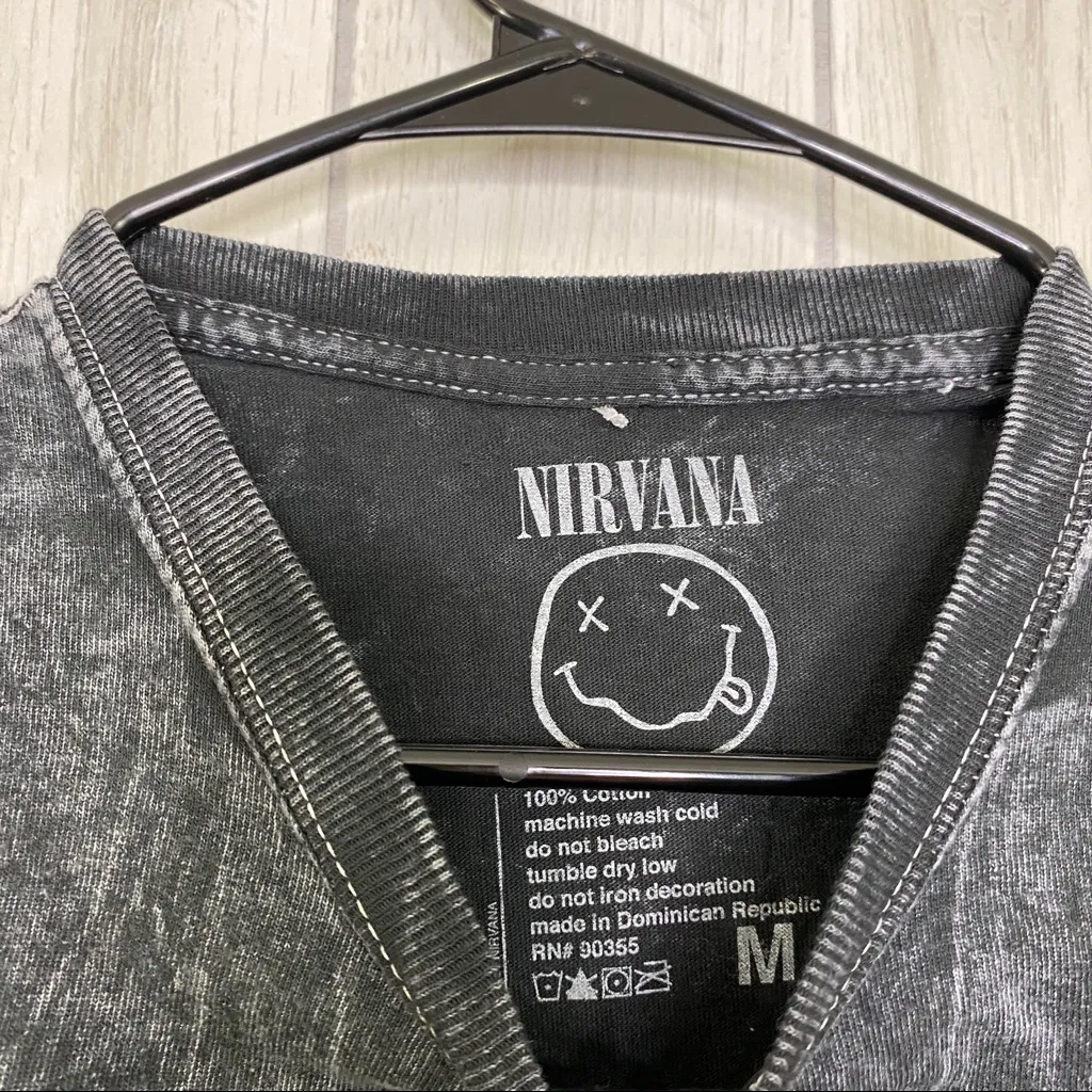 Nirvana Smiley Face Graphic Band Tee T-Shirt size L Large - Image 4