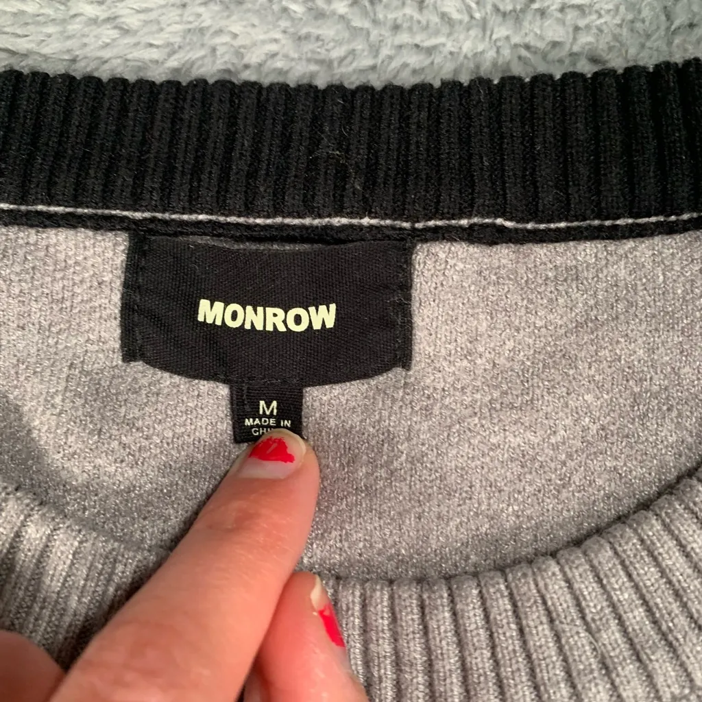Monrow Light Gray Crewneck Sweater with Black Stripe Size M - Image 4
