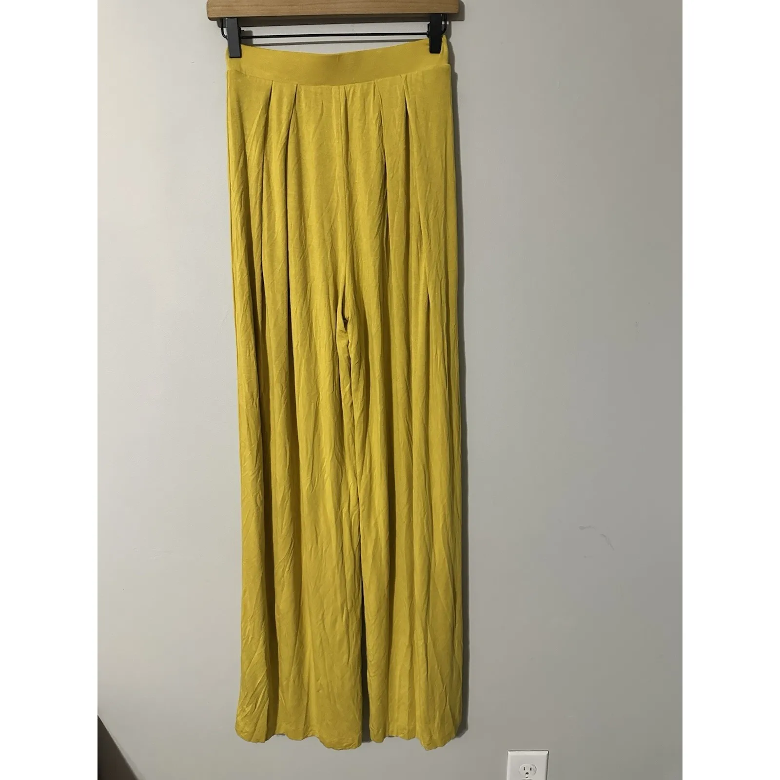 J.LUX LABEL Mustard Yellow Pleated Wide Leg Palazzo Trousers Size S Viscose - Image 4